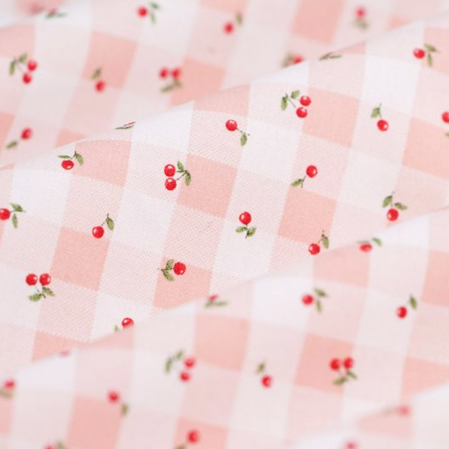 Tissu cerise sur vichy rose et blanc