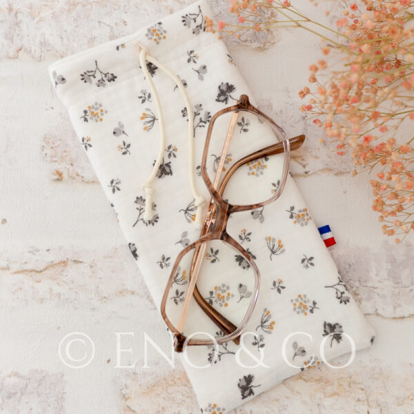 ETUI SOUPLE À LUNETTES EN DOUBLE GAZE DE COTON BEIGE A FLEURS GRISES ET MOUTARDES