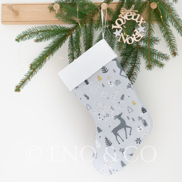 Grande chaussette de Noel à personnaliser motif animaux de la foret enchanté fond gris et touche de dorée