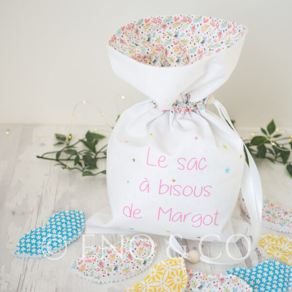 Sac à bisous paradise aux motifs acidulés de petits oiseaux roses et bleu